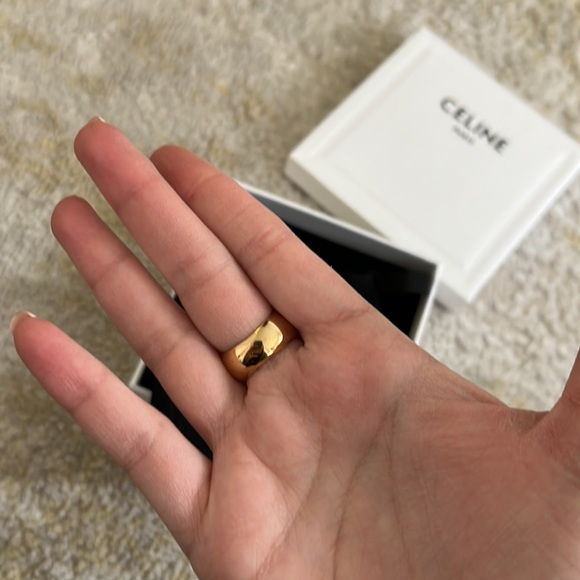 Celine Ring - Picture 6 of 13
